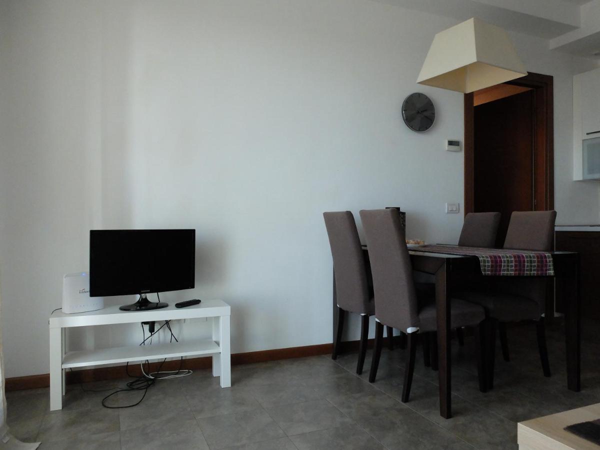 Moderno Trilocale Laura Apartment ดาลมิเน ภายนอก รูปภาพ