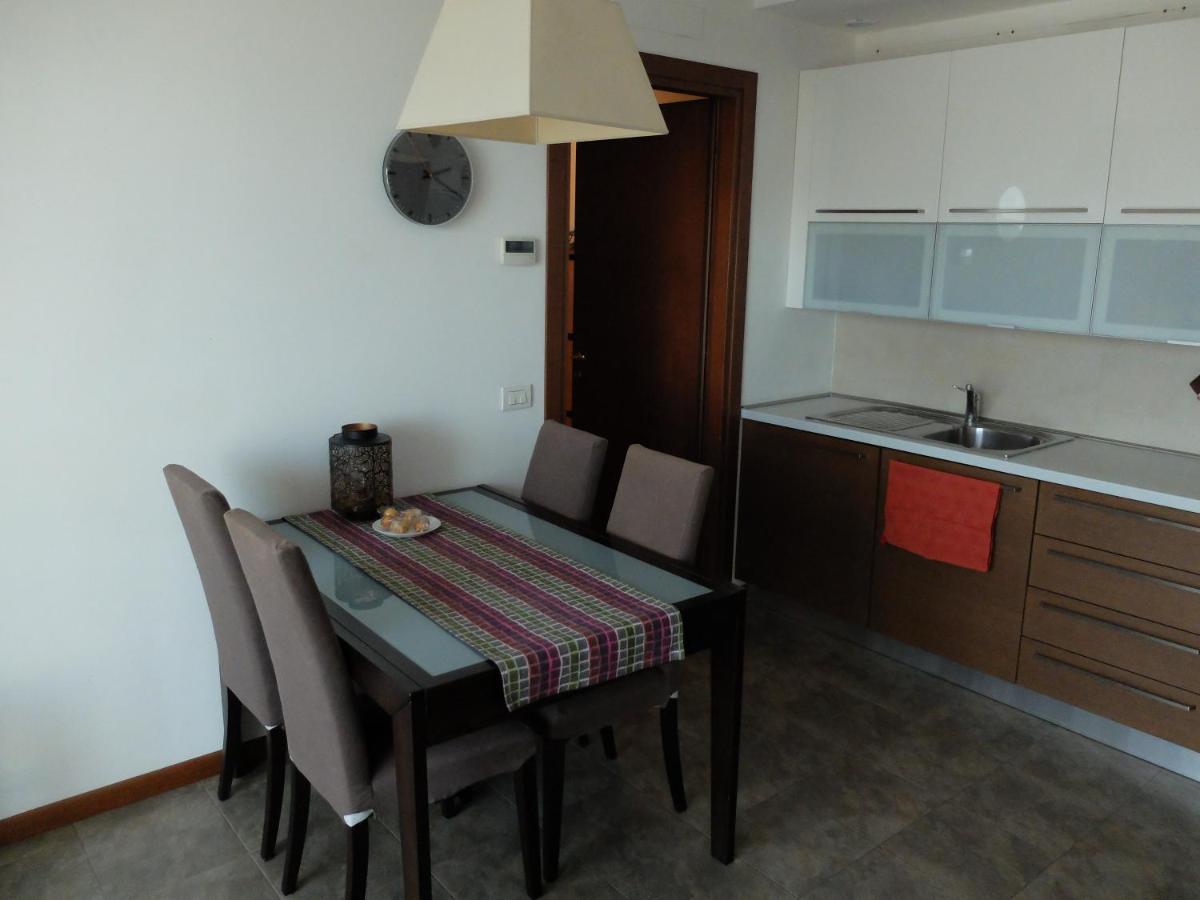 Moderno Trilocale Laura Apartment ดาลมิเน ภายนอก รูปภาพ